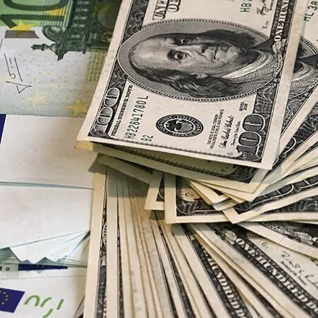 Курс доллара растет в ожидании новых стимулирующих мер в США
